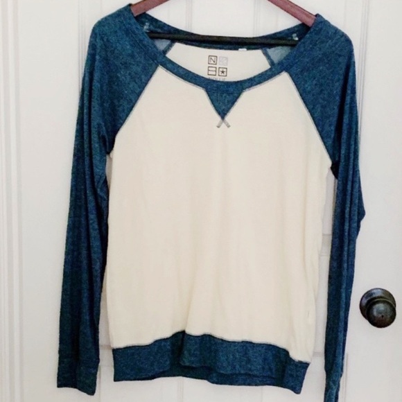Nollie Tops - 4/$25 Nollie Henley Pullover NWOT Sz M